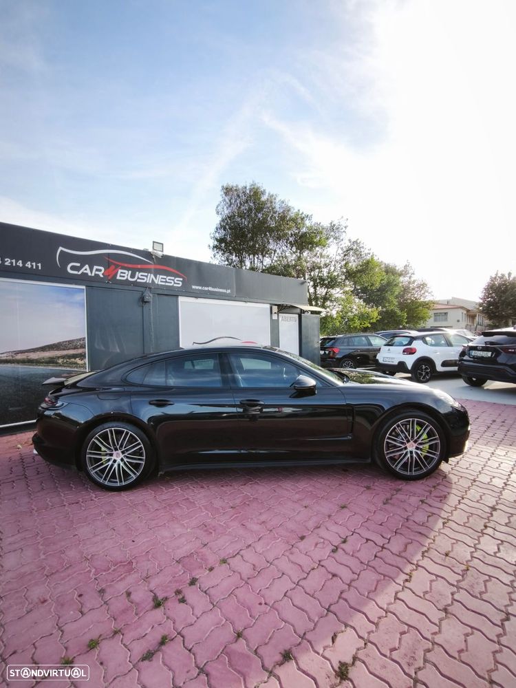 Porsche Panamera 4 E-Hybrid - 12