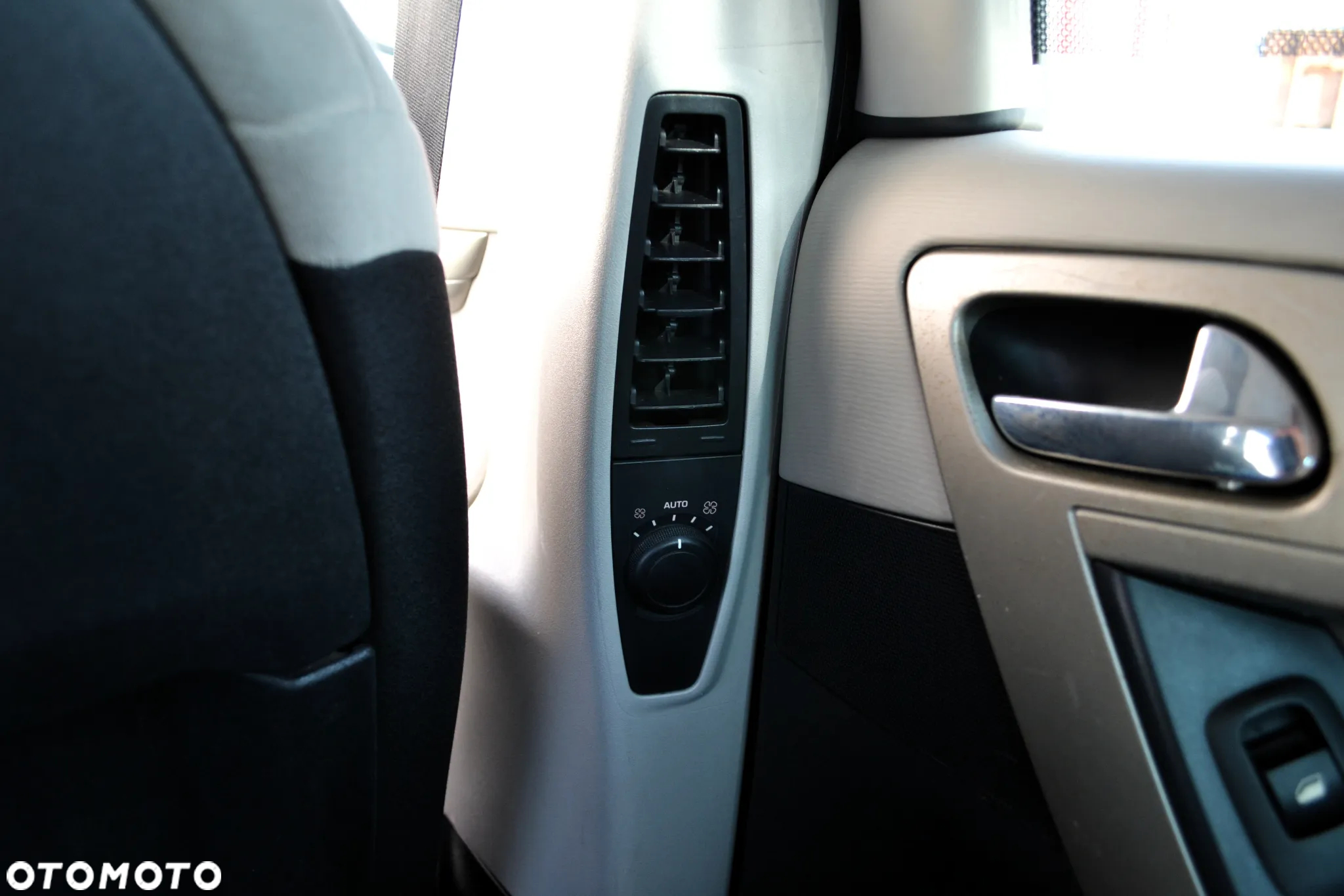 Citroën C4 Picasso 1.6 HDi FAP ESG6 Confort - 23