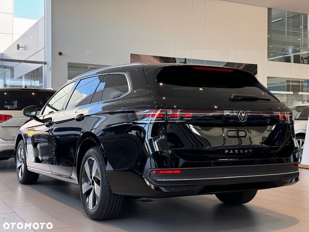 Volkswagen Passat - 4
