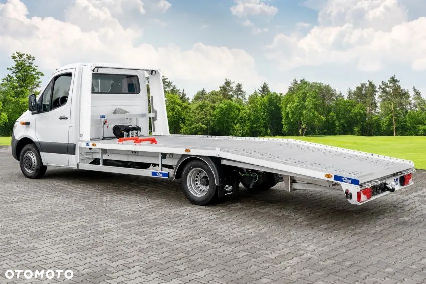 Mercedes-Benz Sprinter - 5