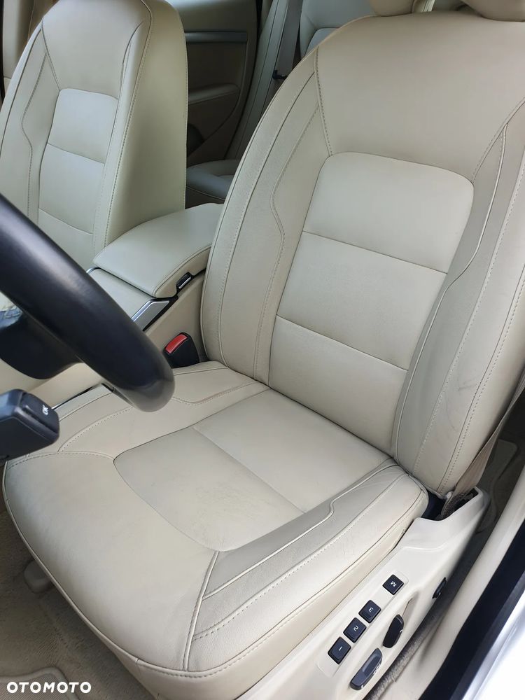 Volvo V70 D4 Geartronic Summum - 24