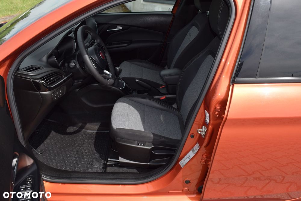 Fiat Tipo 1.6 MultiJet Cross - 18