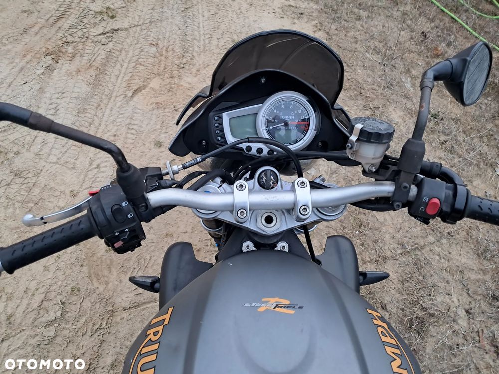 Triumph Street Triple - 8