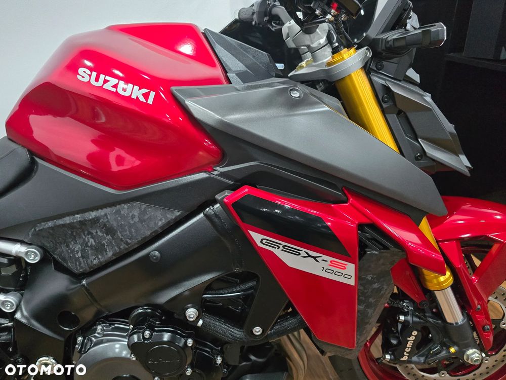 Suzuki GSX - 20