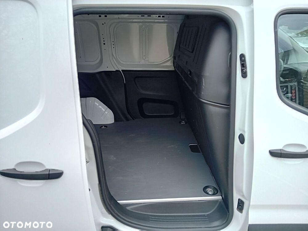 Toyota Proace City - 15