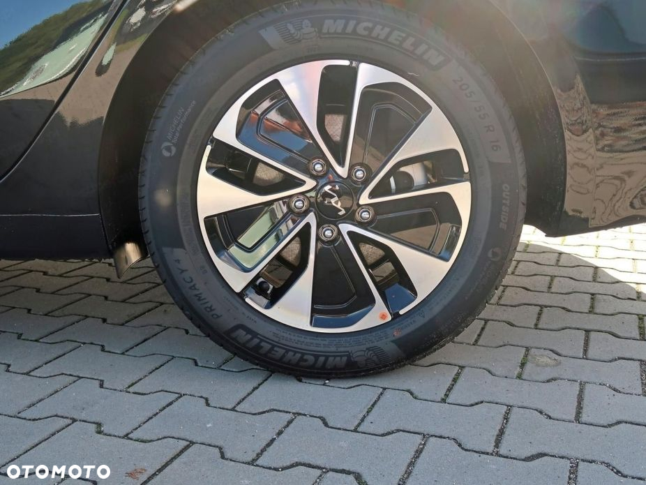 Kia Ceed 1.5 T-GDI M DCT - 11