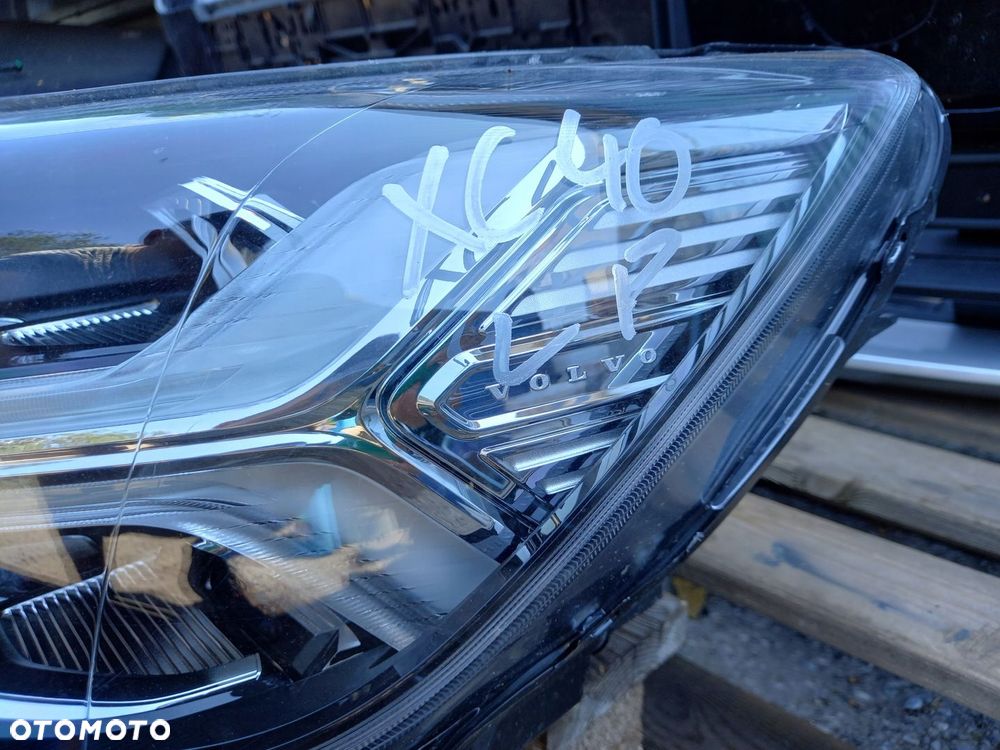 VOLVO XC40 II PRAWA LAMPA PRZÓD 32342525 32342524 LED MID 22r - 5