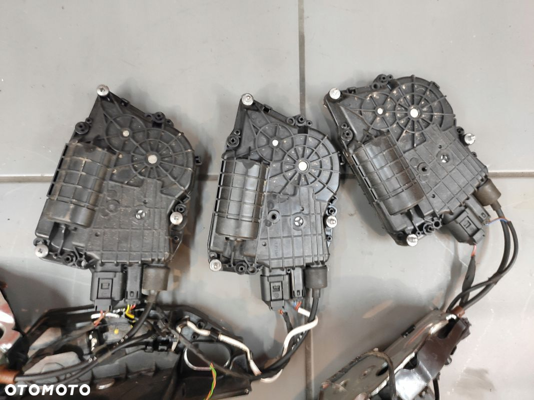 BMW 7 F01 F02 ZAMEK DOCIĄG DRZWI SOFT CLOSE LEWY PRAWY TYŁ - 7