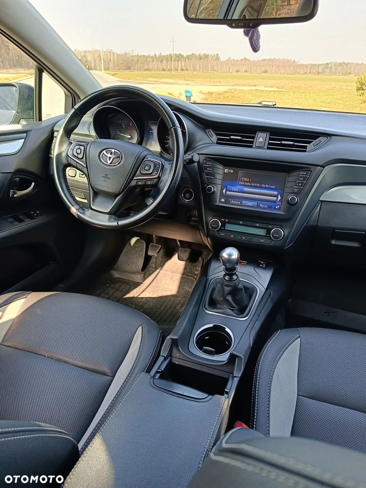 Toyota Avensis 2.0 D-4D Prestige - 4