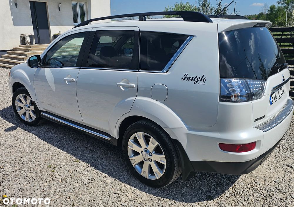 Mitsubishi Outlander - 4
