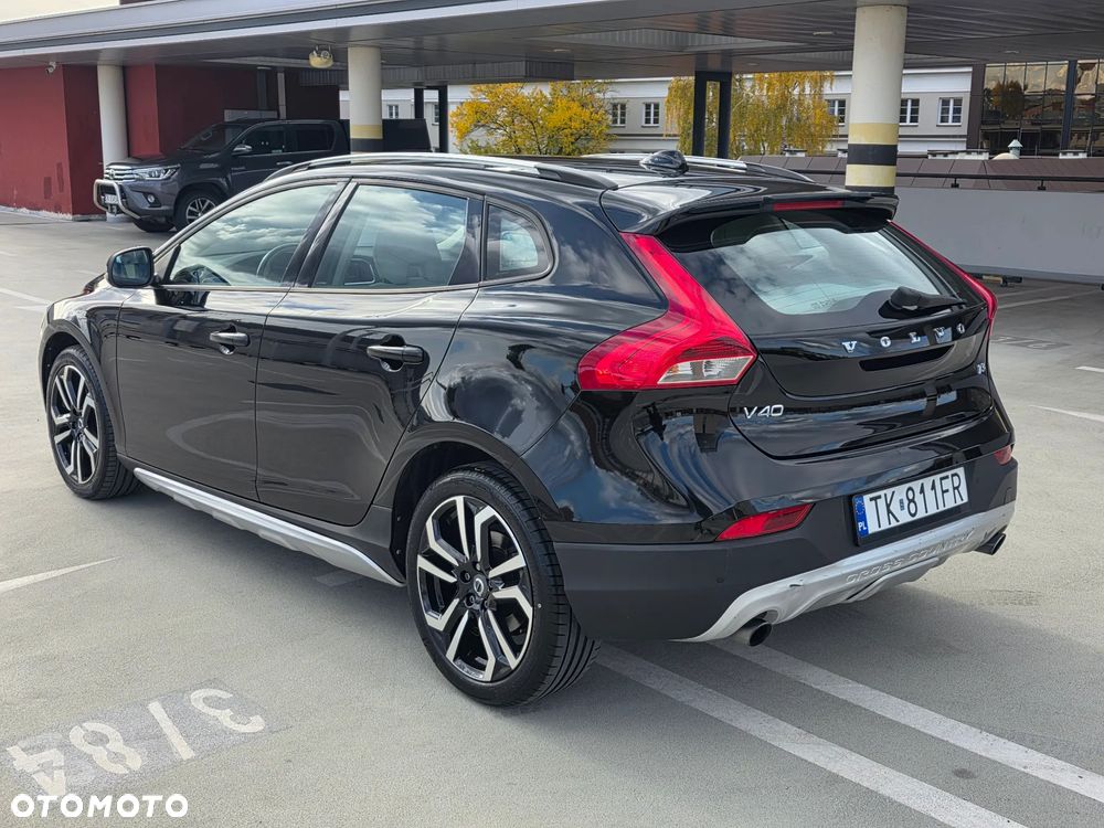 Volvo V40 Cross Country T3 Drive-E Momentum - 3