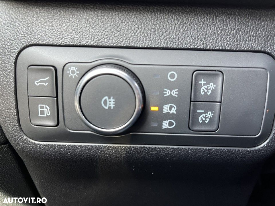 Ford Kuga 2.5 Duratec FWD PHEV ST-Line X - 24