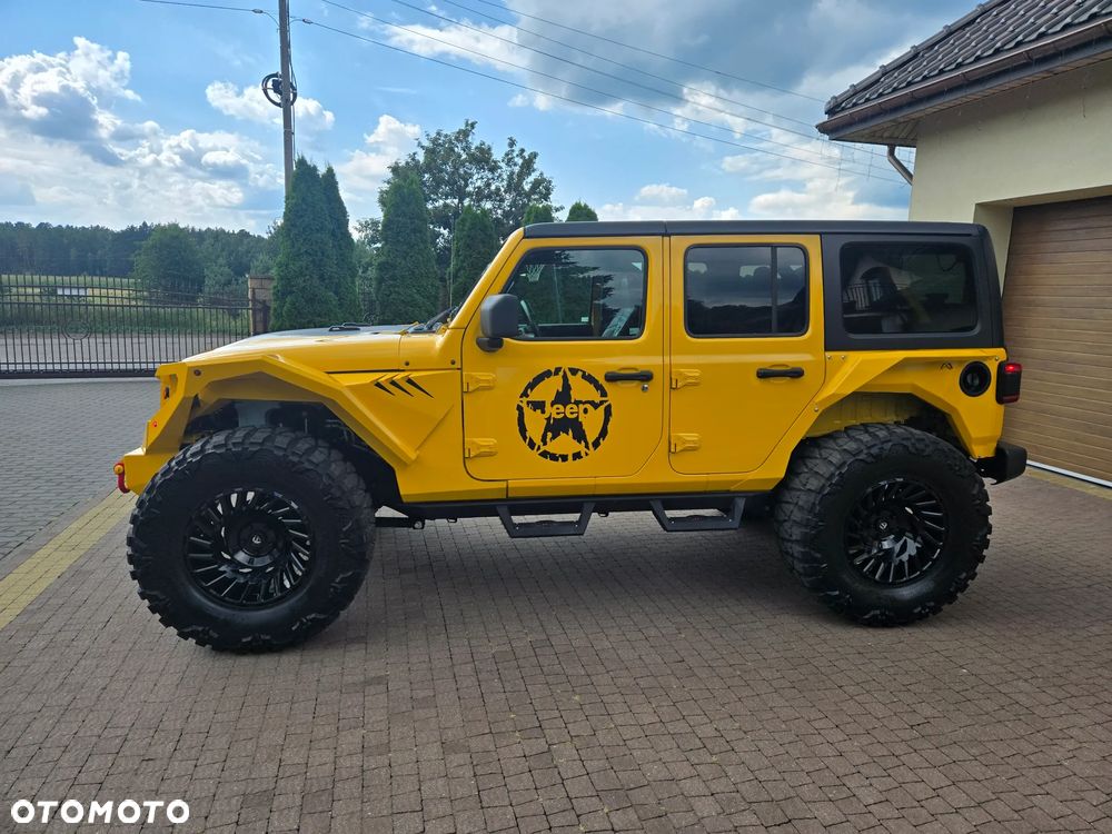 Jeep Wrangler - 11