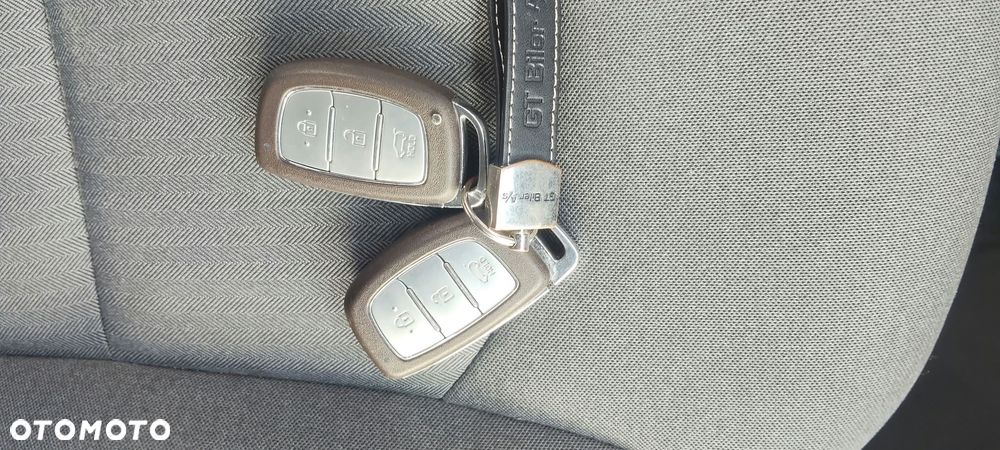 Hyundai IONIQ - 31