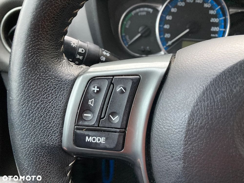 Toyota Yaris Hybrid 100 Premium - 11