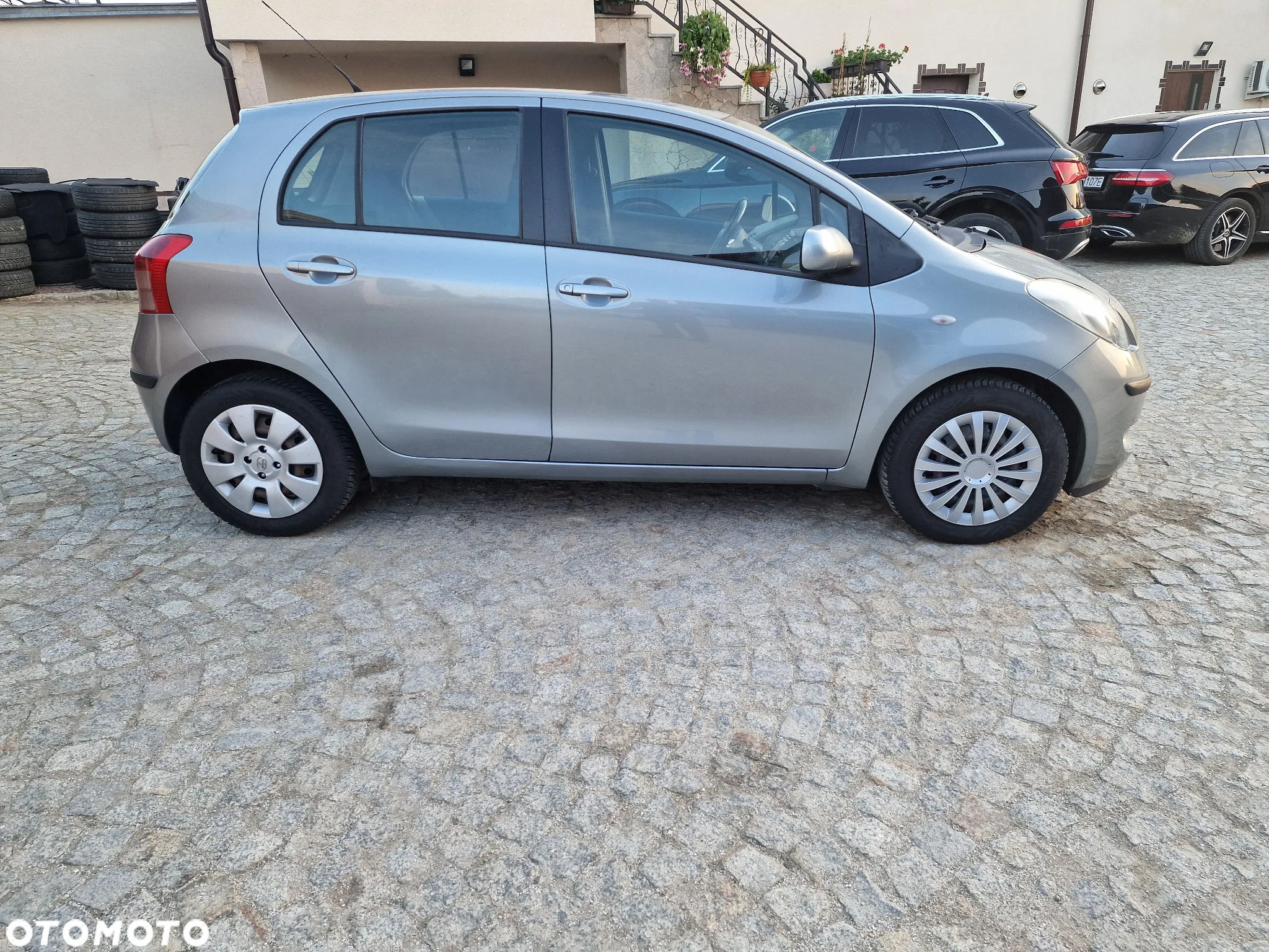 Toyota Yaris 1.3 VVT-i Executive - 4