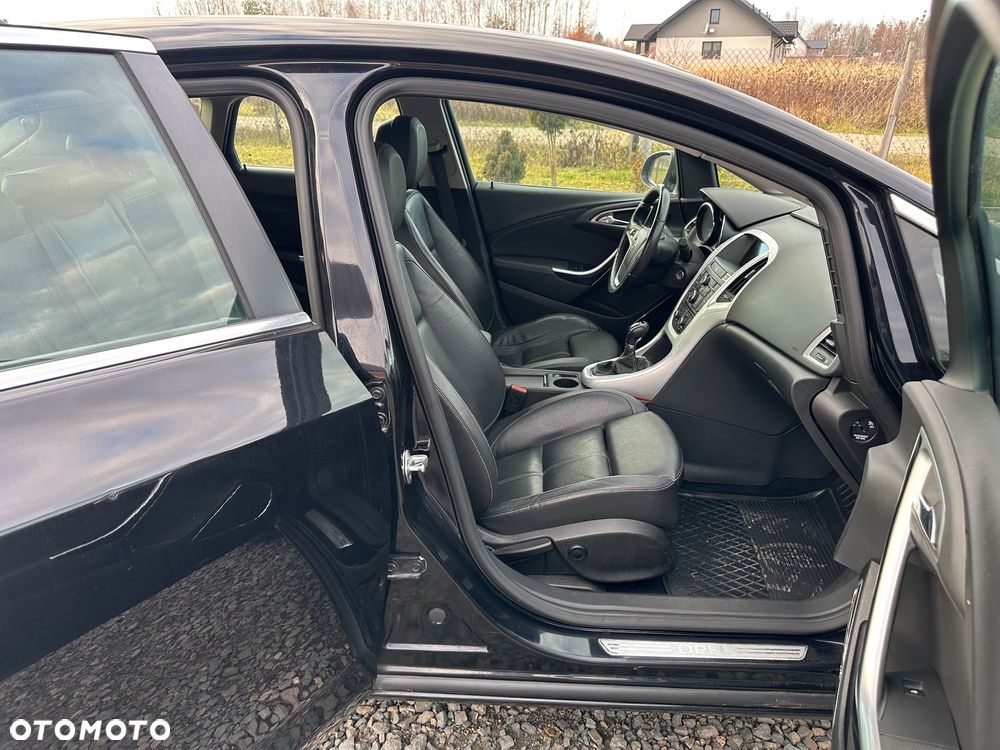 Opel Astra 1.6 T Cosmo - 23