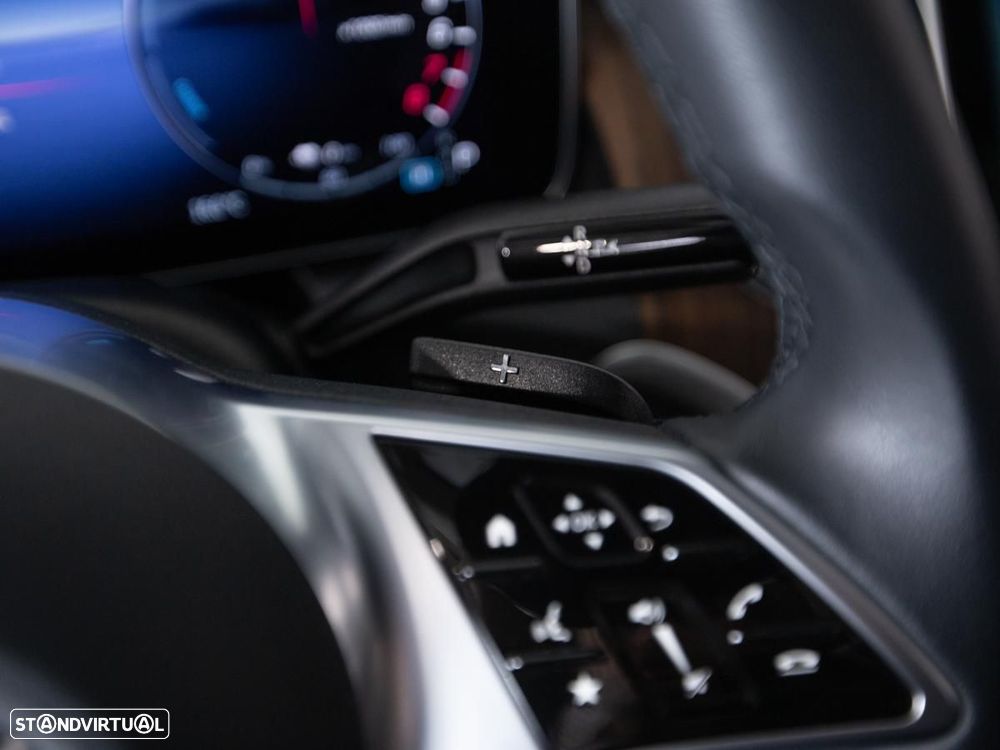 Mercedes-Benz GLC 300 e 4Matic 9G-TRONIC Edition Avantgarde - 26