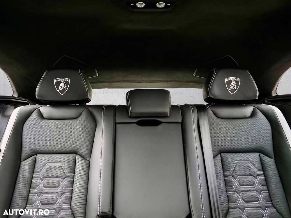 Lamborghini URUS - 23