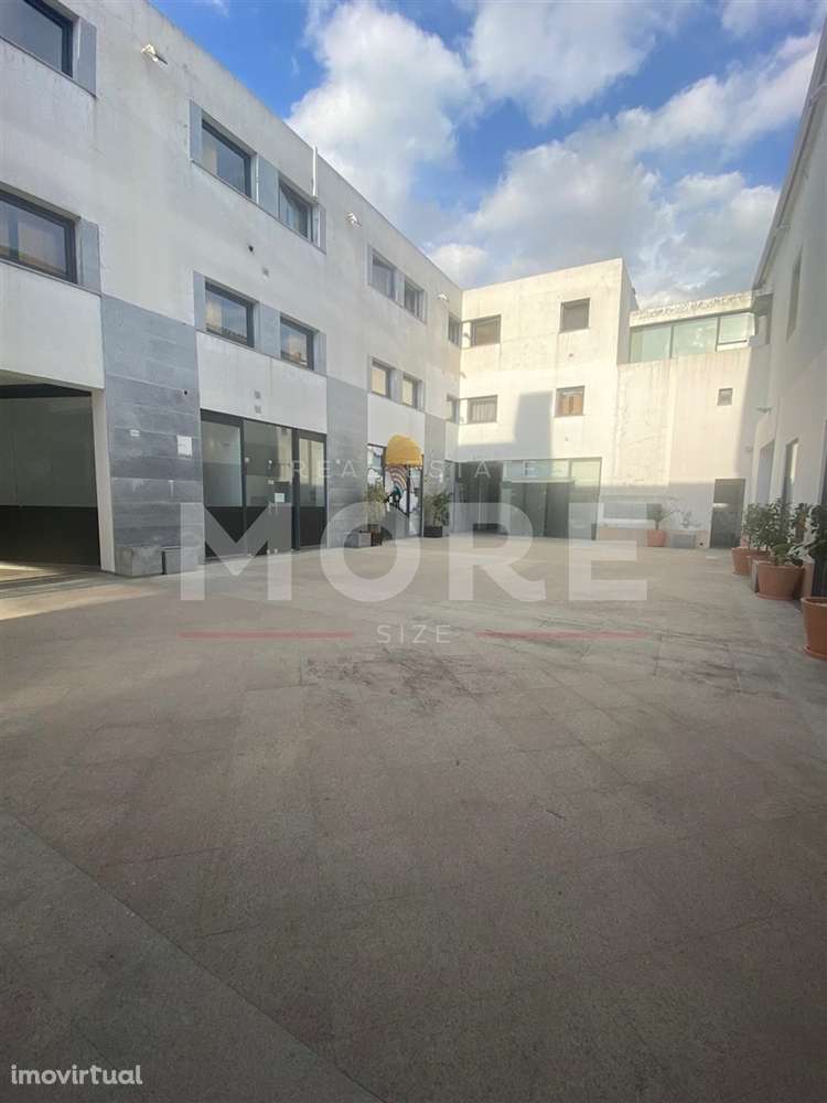 Espaço comercial no Centro Histórico de Évora, junto ao Teatro Garcia - Grande imagem: 2/3