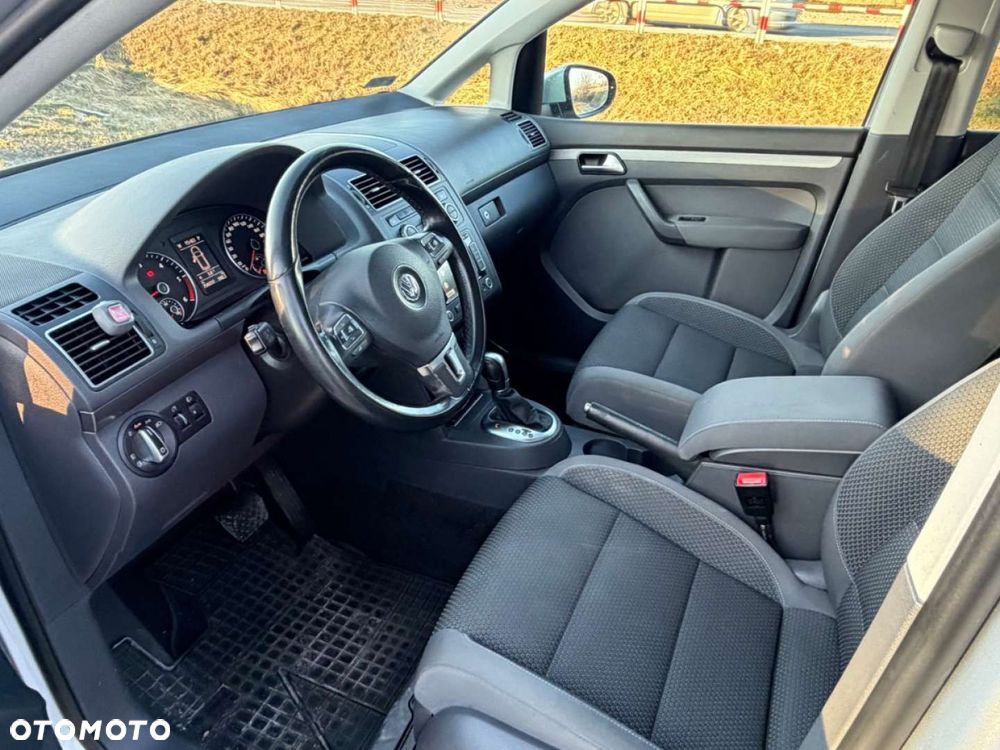 Volkswagen Touran 1.6 TDI DPF BlueMotion Technology DSG Highline - 28