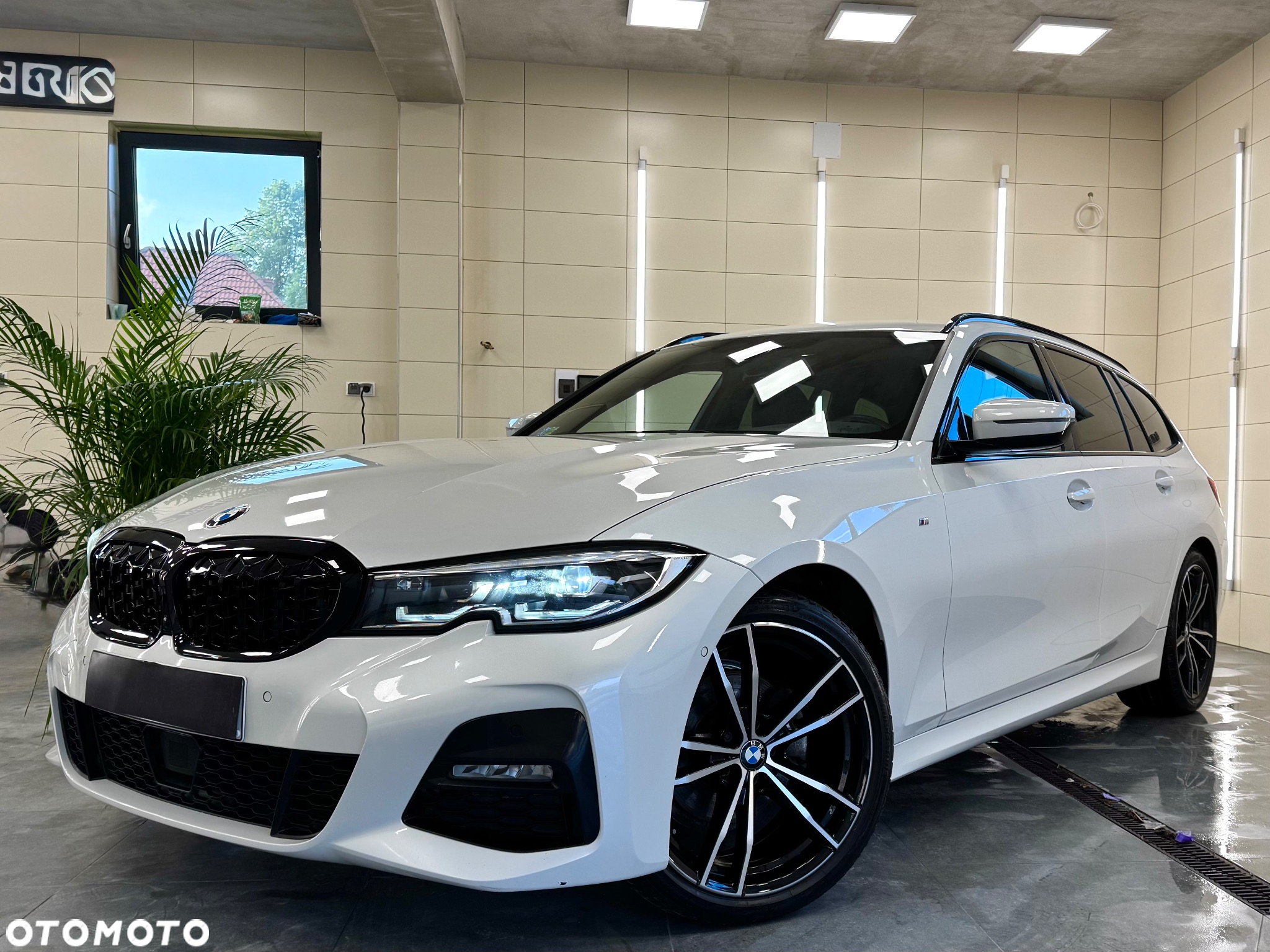 BMW Seria 3 320d xDrive M Sport sport - 2