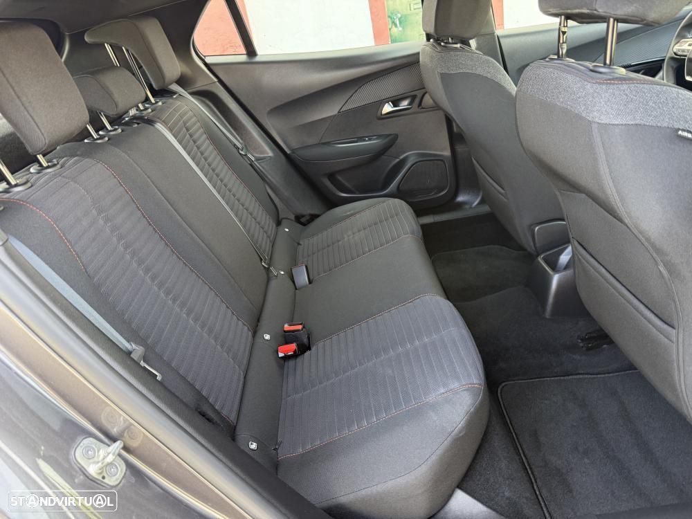 Peugeot 2008 1.2 PureTech Active Pack - 21