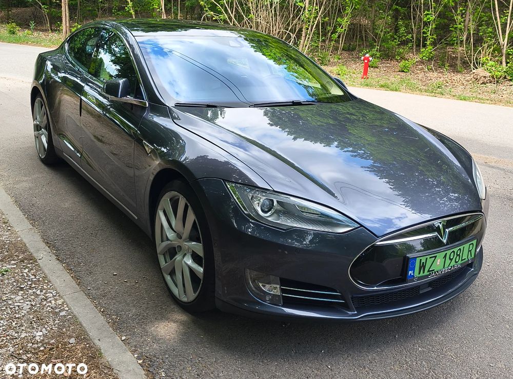 Tesla Model S Standard - 2