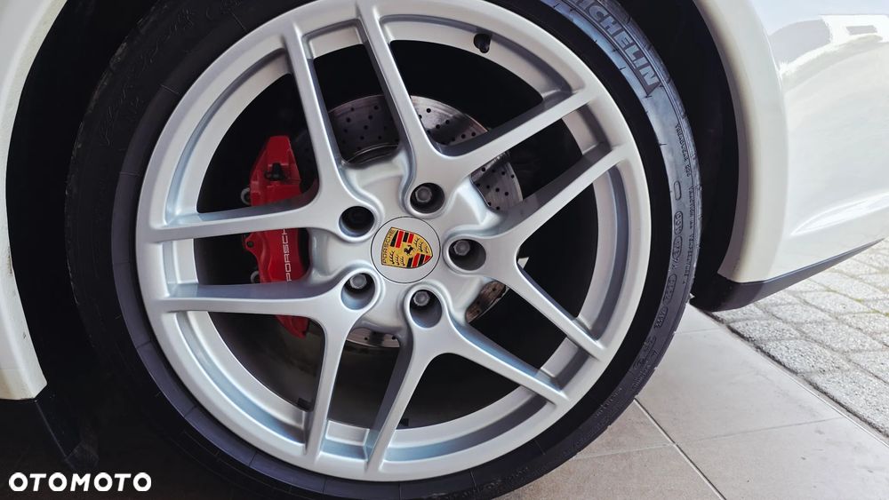 Porsche 911 Carrera 4S PDK - 30