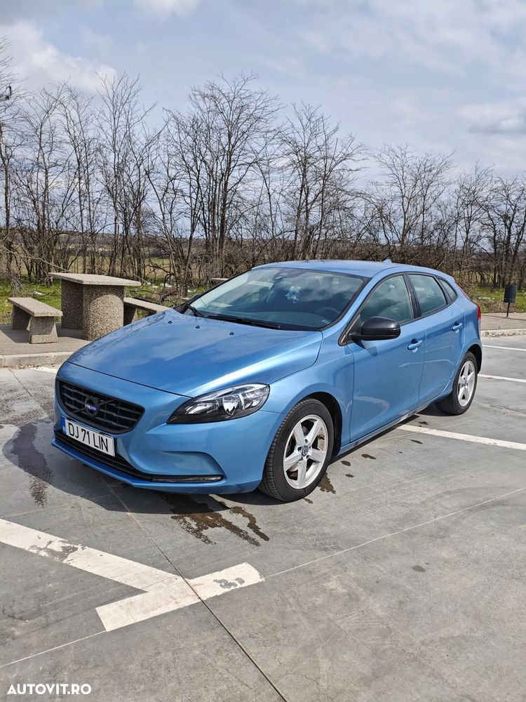 Volvo V40 D2 - 10