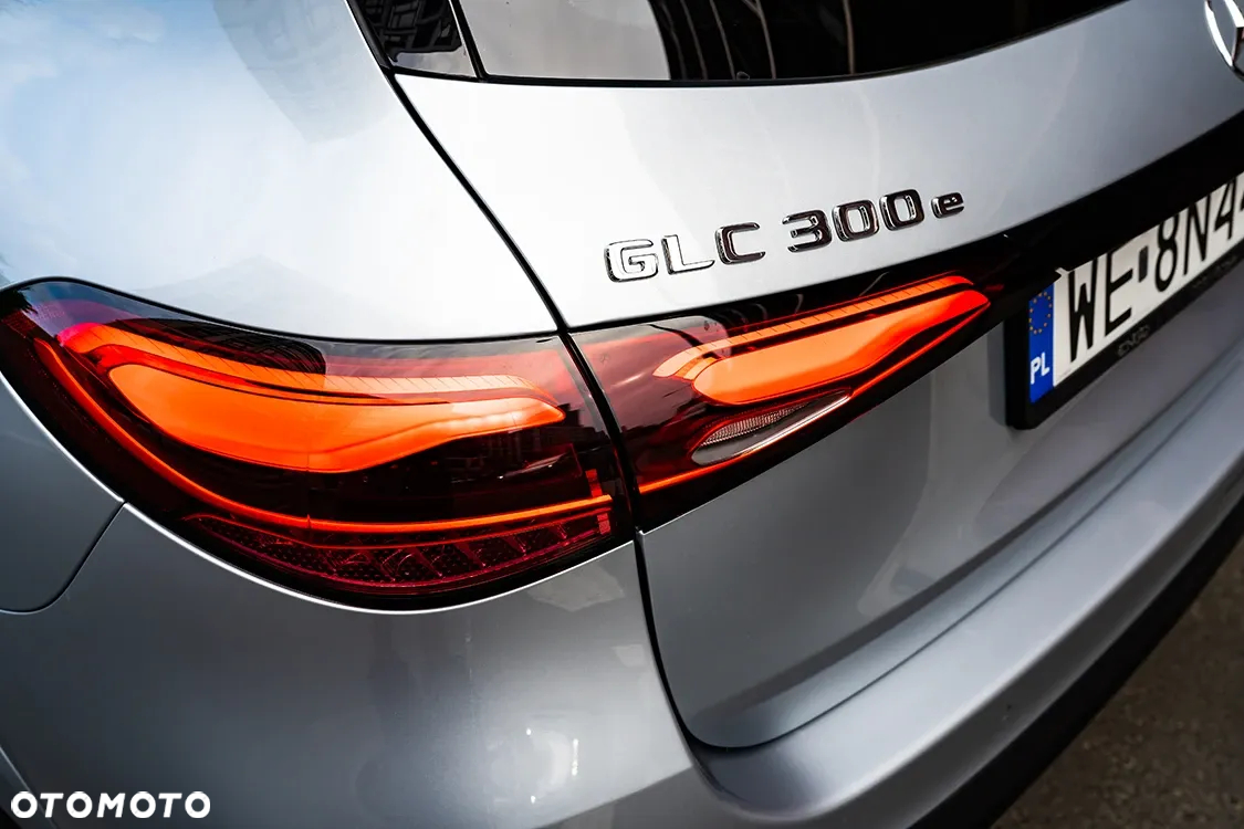 Mercedes-Benz GLC 300 e 4-Matic AMG Line - 14