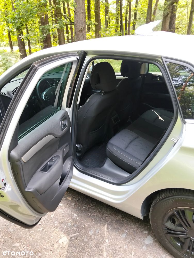 Citroën C4 e-HDi 110 Exclusive - 8