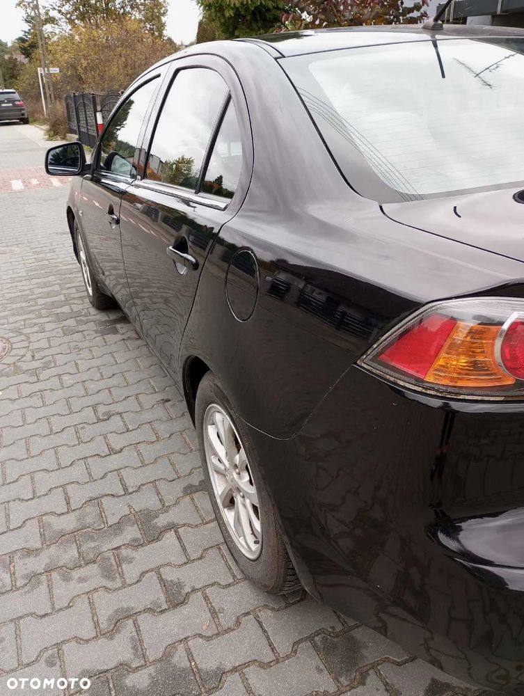 Mitsubishi Lancer 1.6 Inform - 1