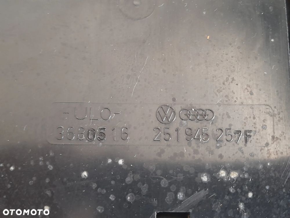 Lampa prawy tył Volkswagen Transporter T3 Hella 251945112 - 7