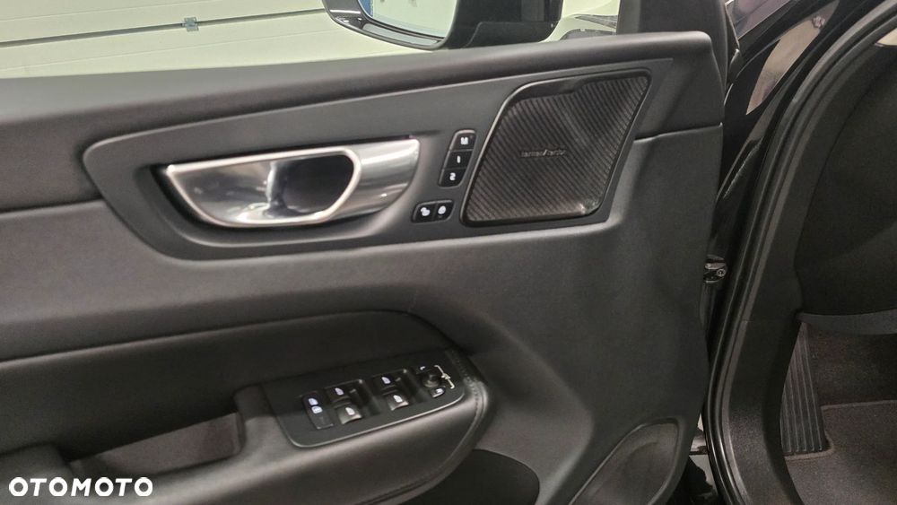 Volvo XC 60 B4 D Ultimate Dark - 14