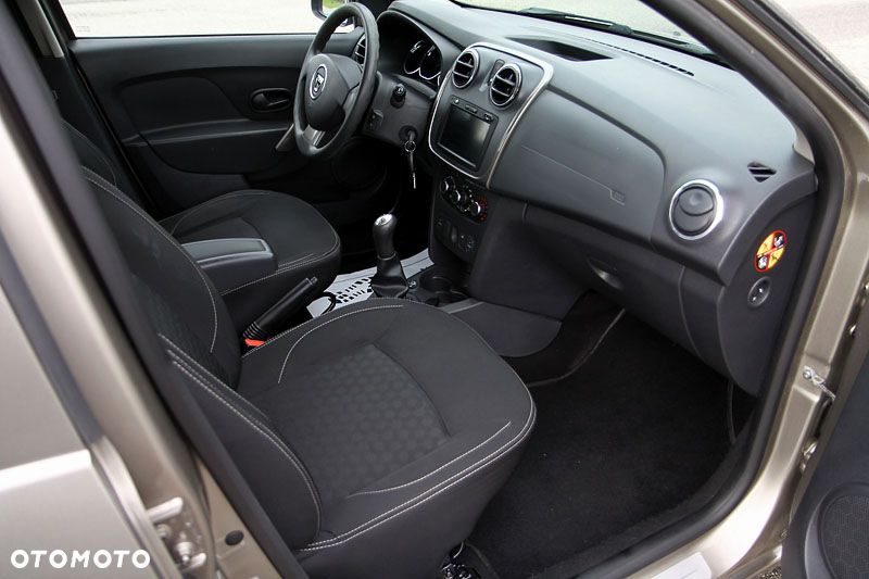 Dacia Sandero 1.2 16V - 8