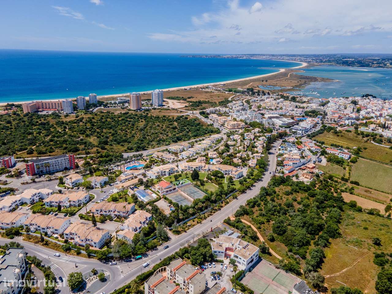 Moradia com Vista Mar e Piscina em Alvor, a curta distância da praia e - Grande imagem: 4/45