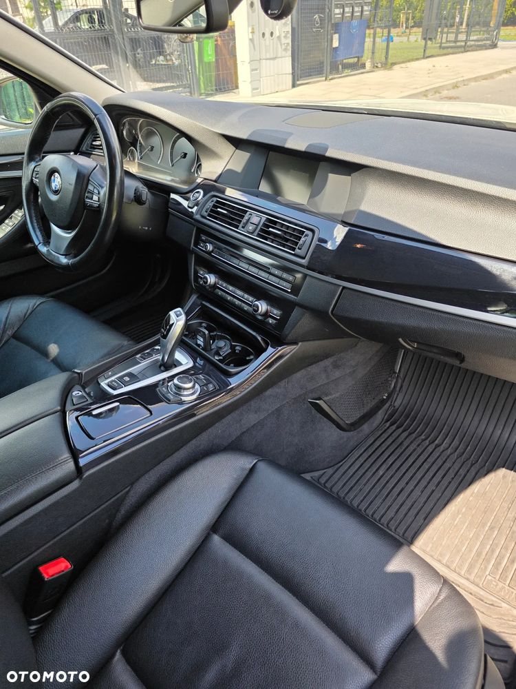 BMW Seria 5 520d Luxury Line - 10