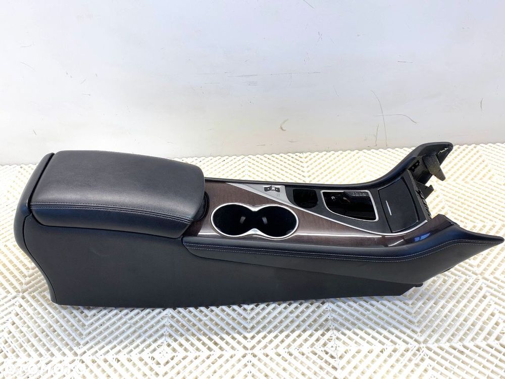 TUNEL ŚRODKOWY Z PODŁOKIETNIKIEM  INFINITI Q50 2013 - 2022 50 Hybrid AWD 268 kW [364 KM] Hybryda - 1