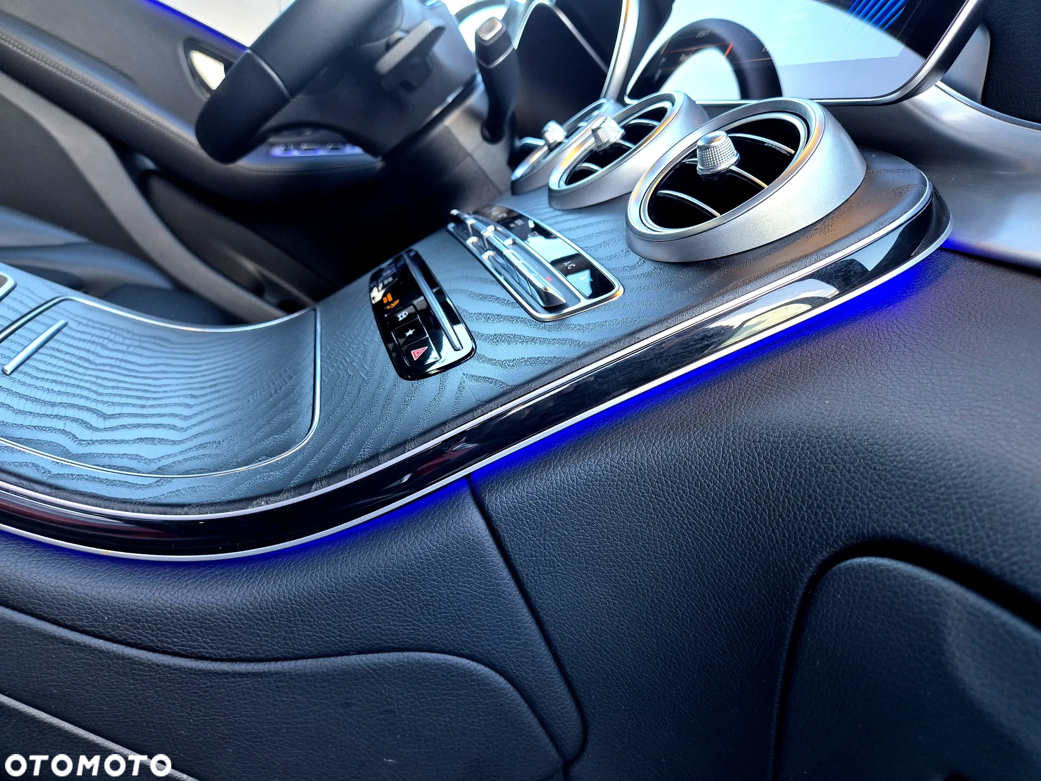 Mercedes-Benz GLC - 13