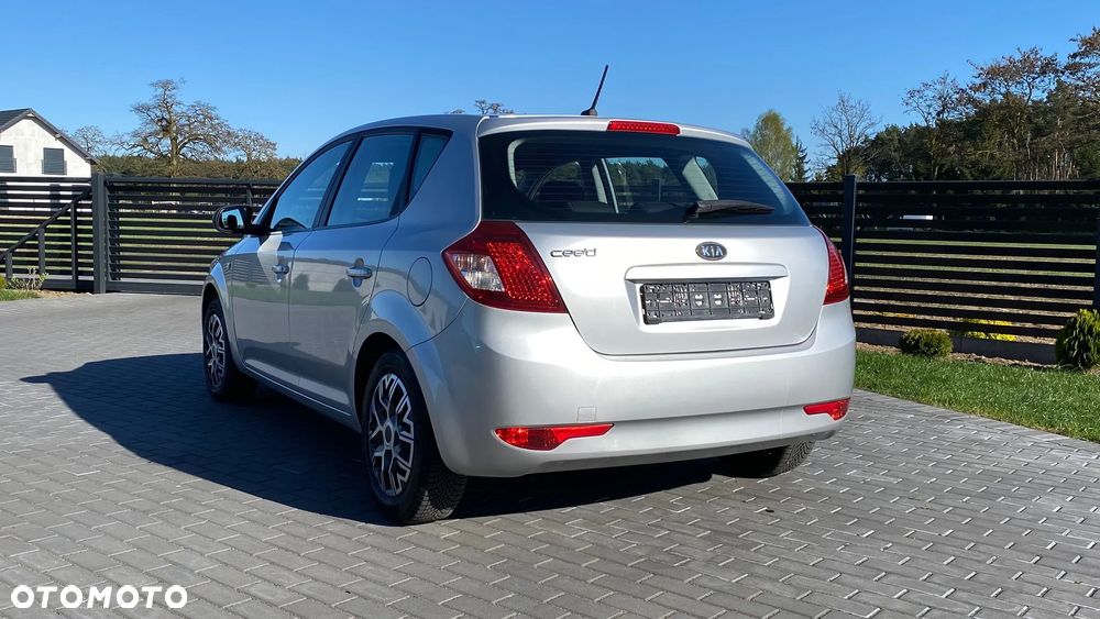 Kia Ceed 1.4 CVVT Attract - 9