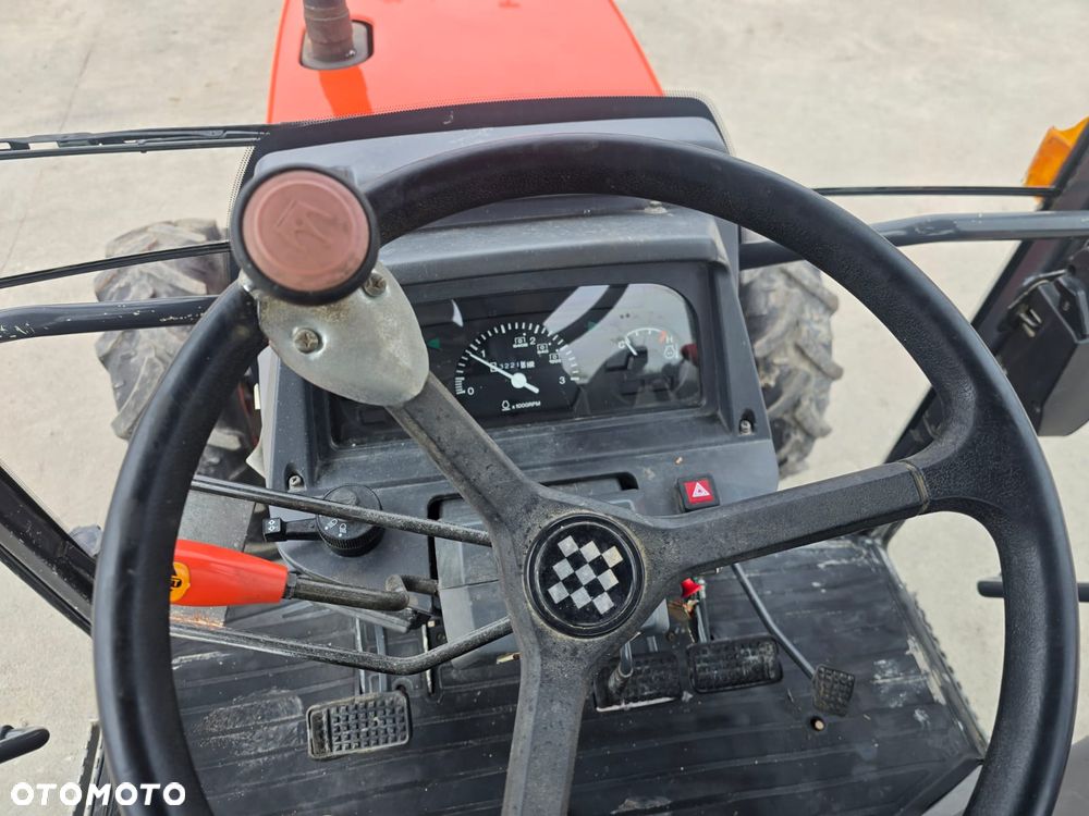 Kubota ME5700 Hydraulic Shuttle - 8