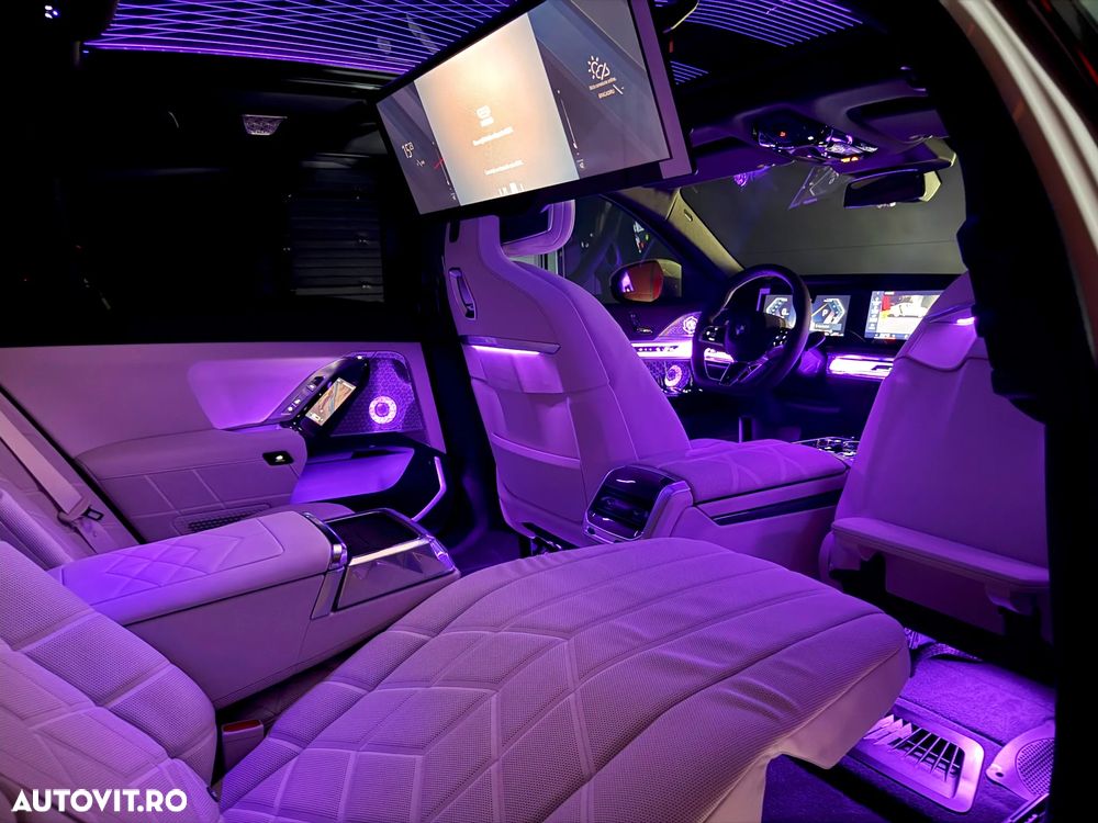 BMW Seria 7 740d xDrive MHEV - 14