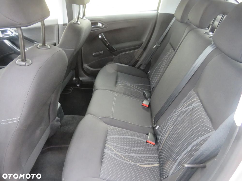 Peugeot 208 1.6 e-HDi Active STT - 9