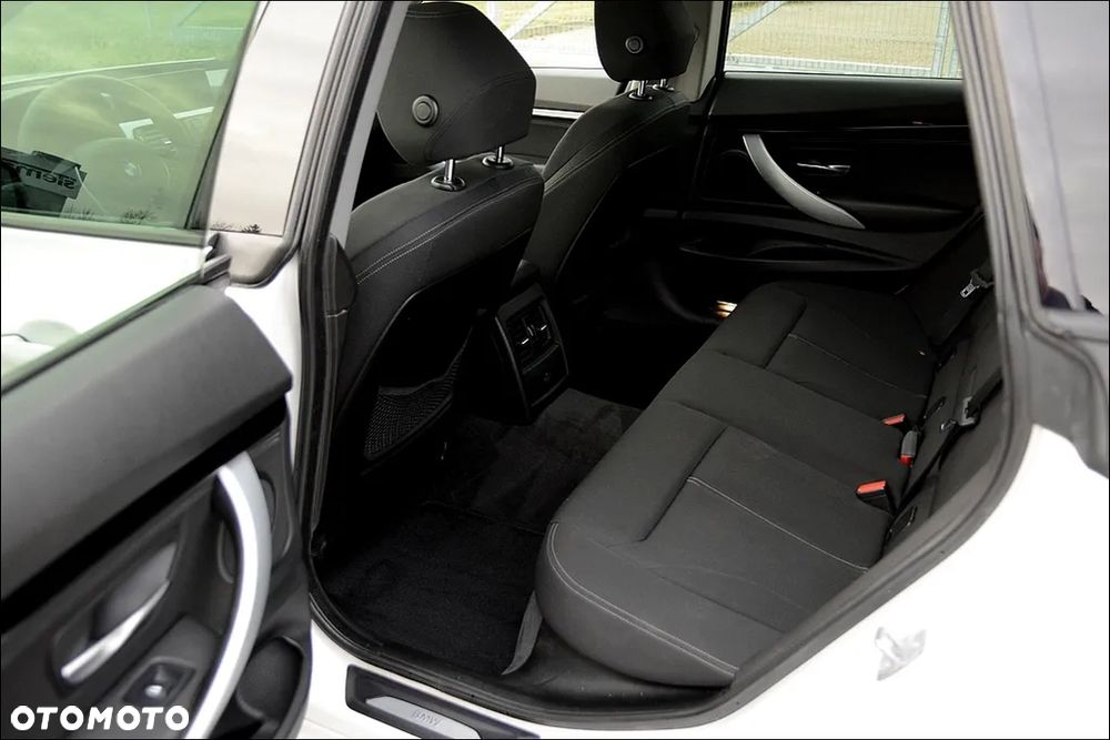 BMW 3GT 318d Luxury Line - 22