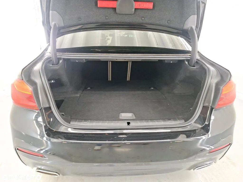 BMW Seria 5 520e Luxury Line - 13