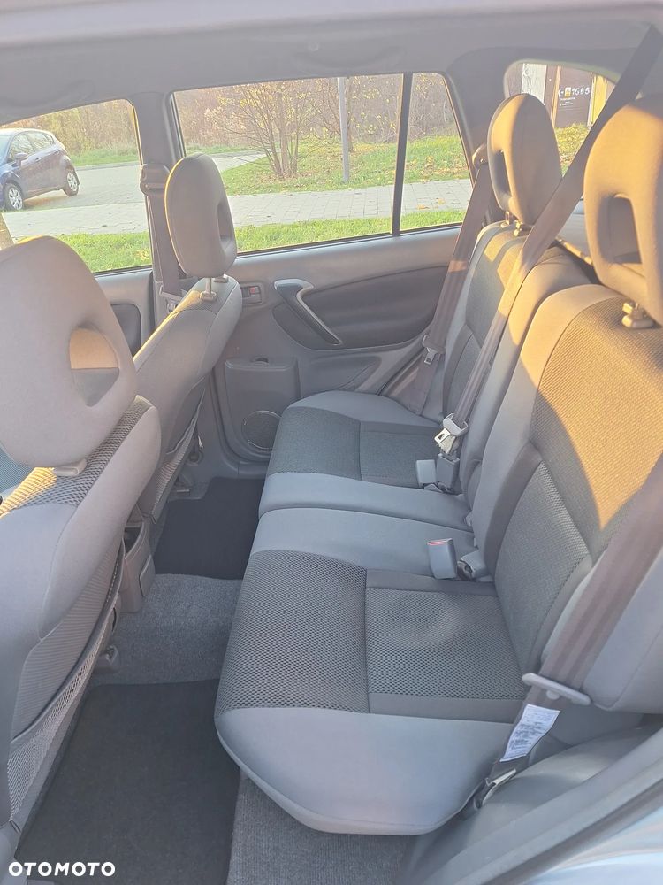 Toyota RAV4 2.0 VVT-i 4x4 - 10