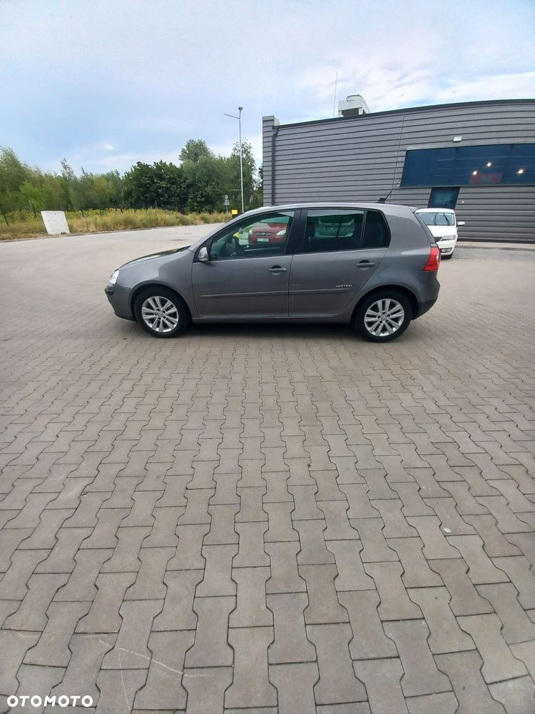 Volkswagen Golf 1.9 TDI DPF United BlueMotion - 8