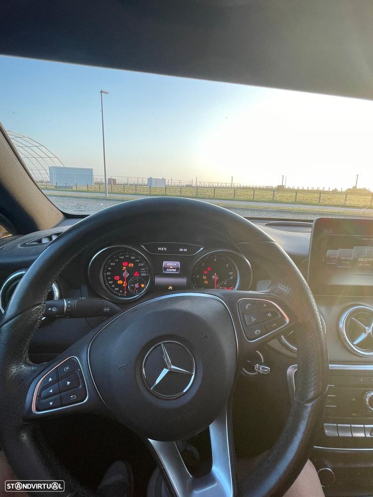 Mercedes-Benz CLA 180 d - 16