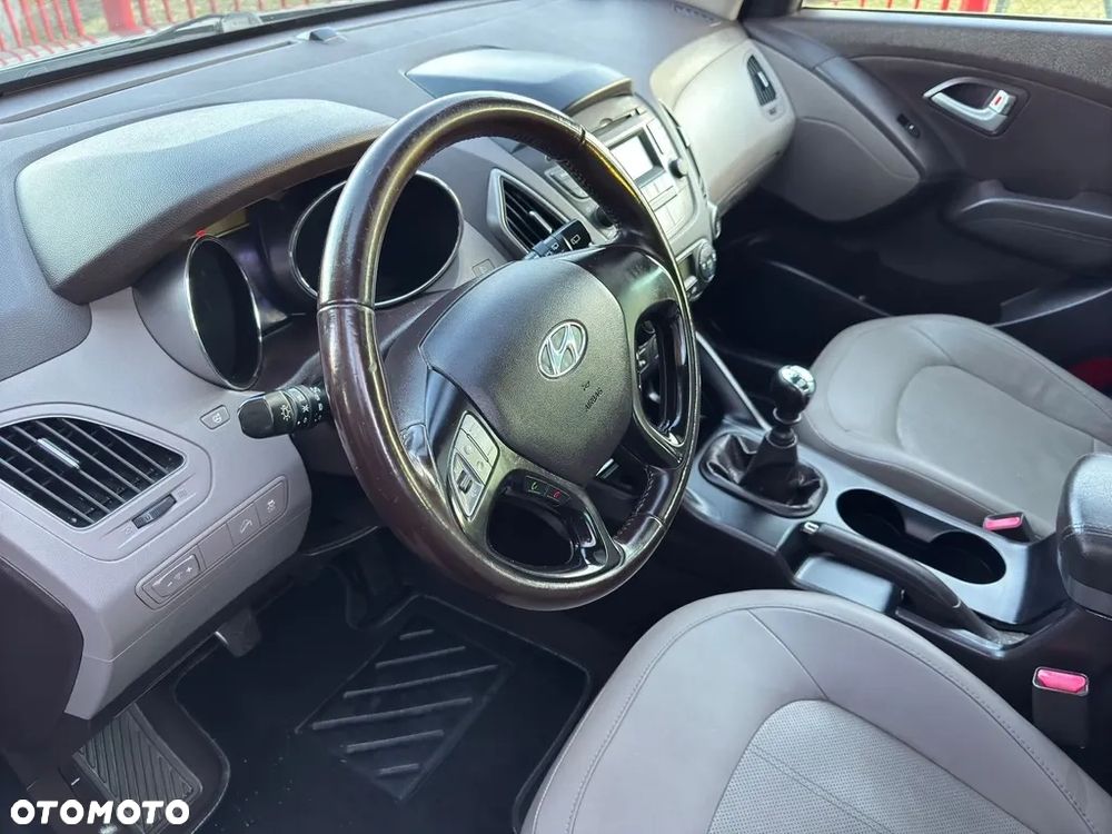 Hyundai ix35 1.6 2WD Fifa World Cup Edition - 19
